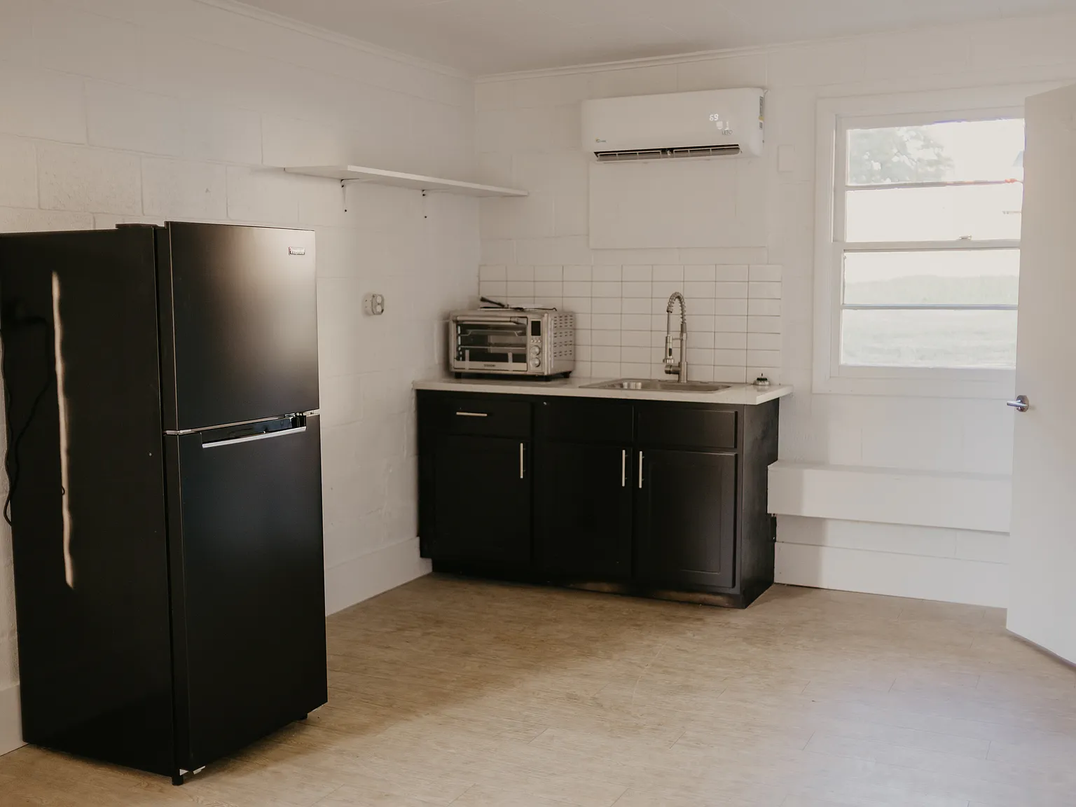 Studio, 300 sqft, $650 — Photo 4