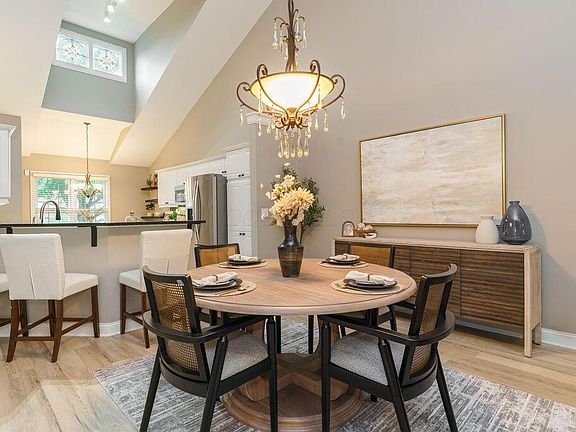 5th image of 7943 Linksview Cir
