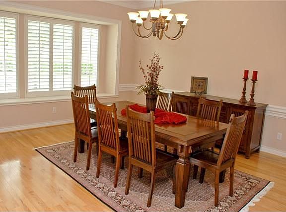 3rd image of 21 Old Windsor Way