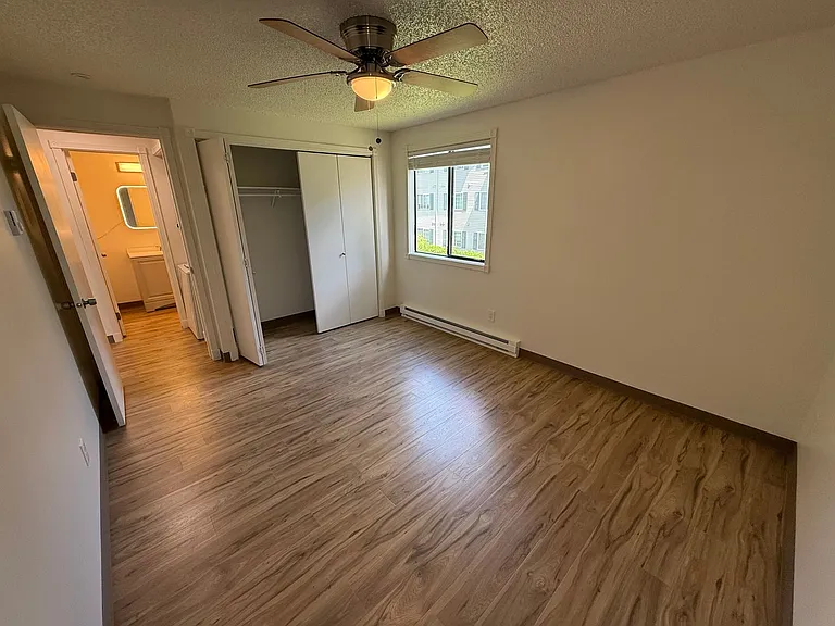 Ironwood Court Apartments — Photo 16