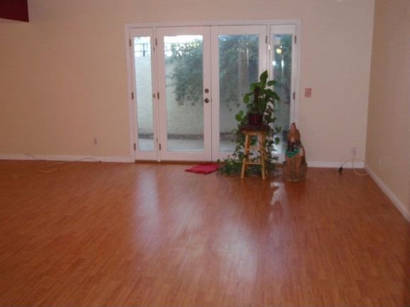 3rd image of 1904 W Belmont Ave