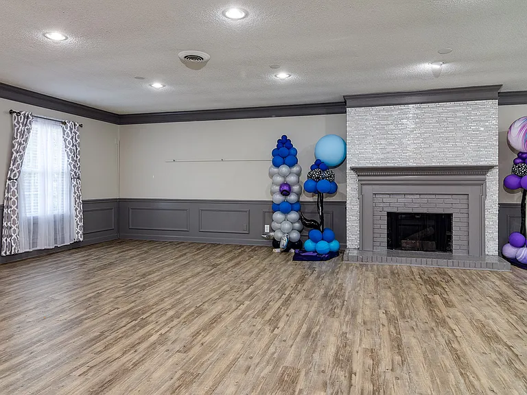 The Waverly — Photo 4