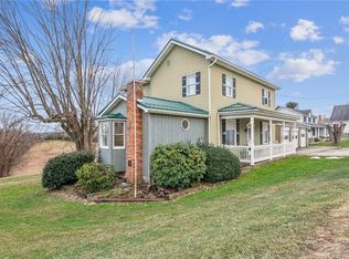 1054 Middletown Rd, New Stanton, PA 15672