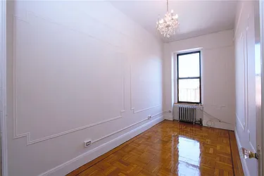 Rented by R New York