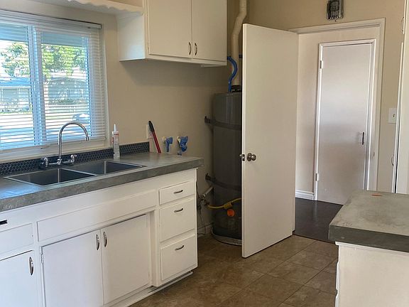 4th image of 2329 Notre Dame Ave