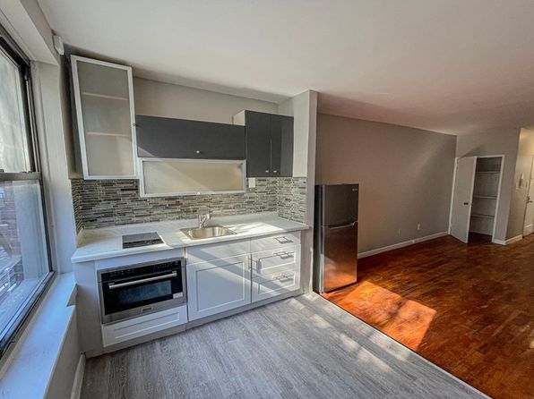 422 E 14th St APT 4D