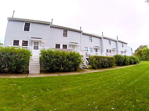 3rd image of 1750 Merrimac Ln N