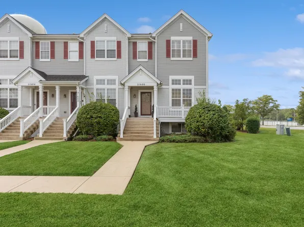 21600 Dogwood Rd, Matteson, IL 60443