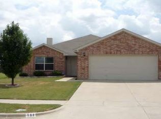 711 Bayshore Dr, Mansfield, TX 76063