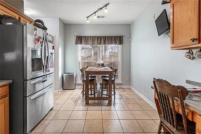 115 Quarrington Ct — Photo 4