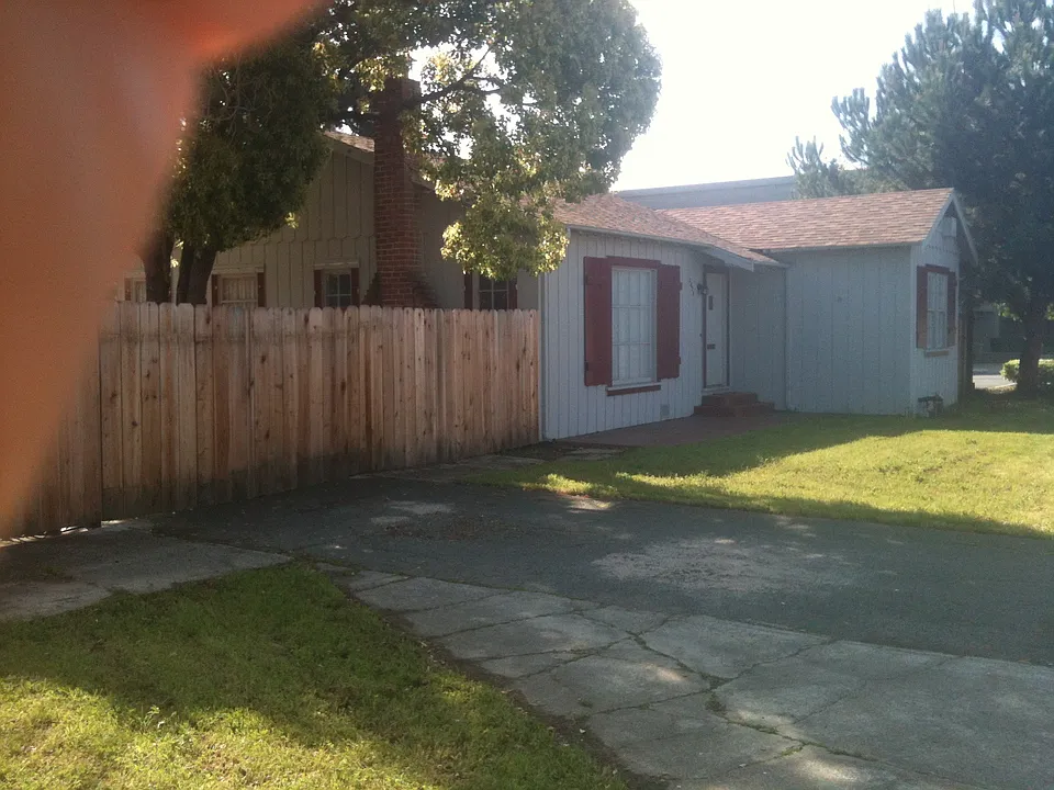3024 Clayton Rd