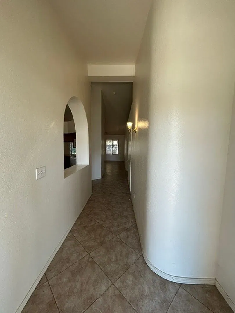 Beautiful 3 Bedroom 2 Bathroom Home In SE Visalia! — Photo 2