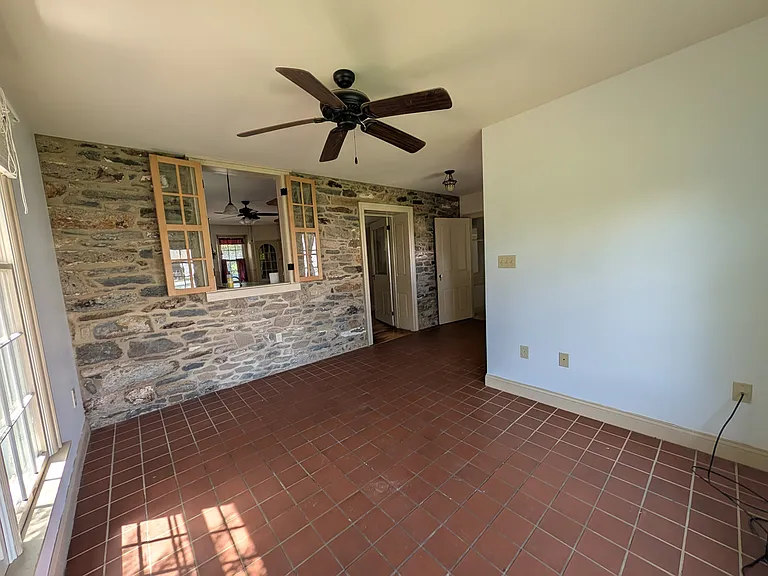 9413 Kings Hwy — Photo 3