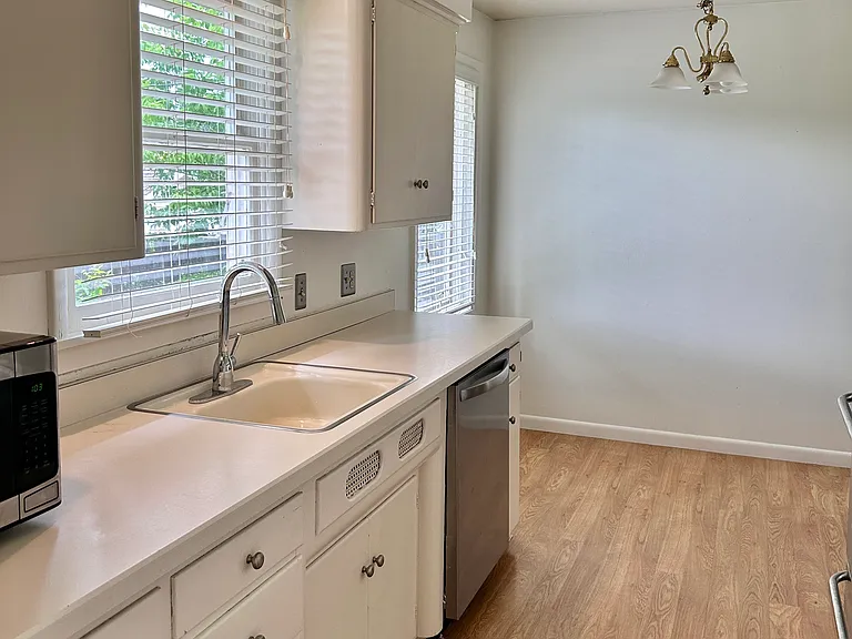 Kitchen with eating nook