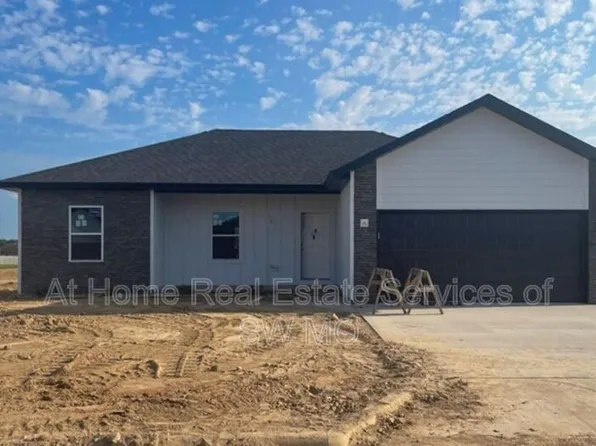 112 W Bluegrass St, Rogersville, MO 65742