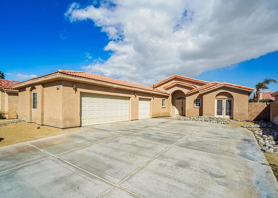 1st image of 79598 Dandelion Dr
