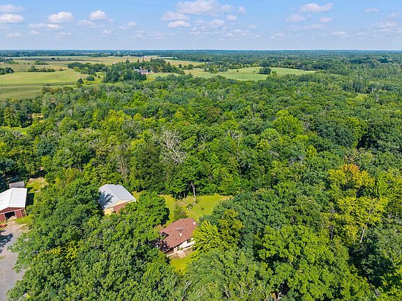 3rd image of 32350 Cedar Crest Trl NE