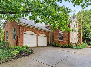 1040 Heather Hills Ln, Lexington, KY 40511