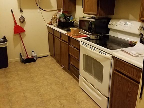 2nd image of 2217 Muscatine Ave APT 3
