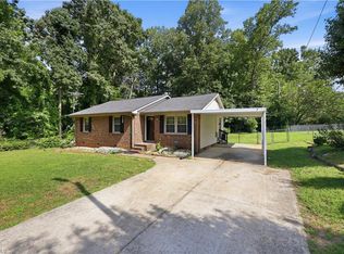 5503 Mallard Dr, Browns Summit, NC 27214