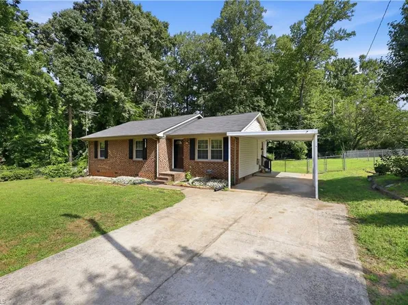 5503 Mallard Dr, Browns Summit, NC 27214