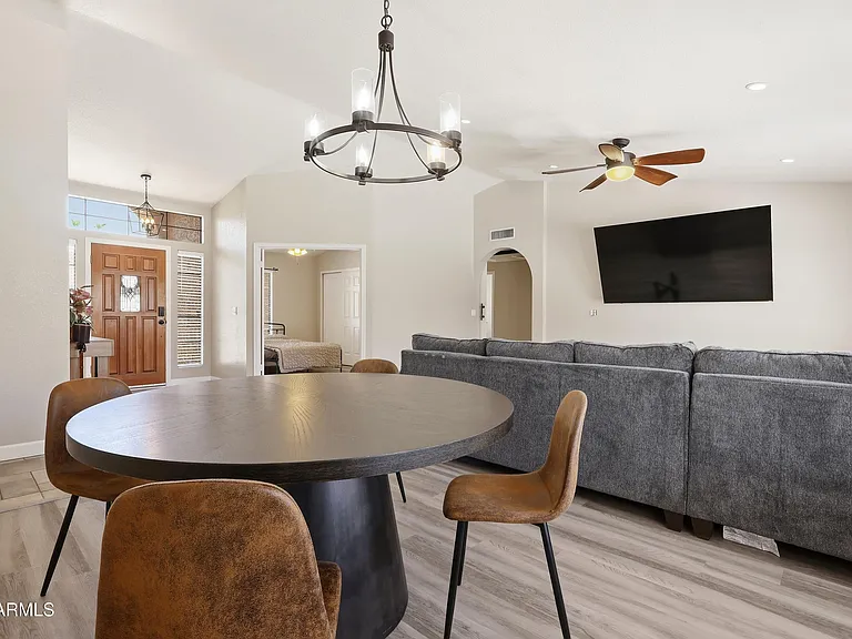 8875 S Ash Ave — Photo 13