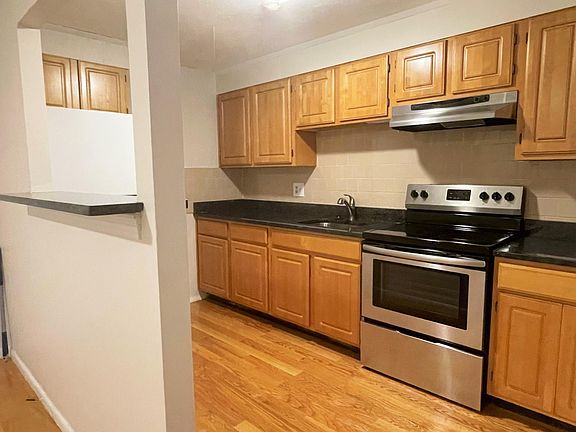 3rd image of 55 Elmwood Park #33T