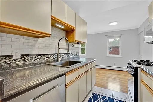 1 bed, 670 sqft, $1,600 — Photo 3