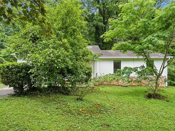 312 Hardwood Ln, Lawrenceville, GA 30044