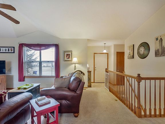 4th image of 1815 N Buckthorn Ct