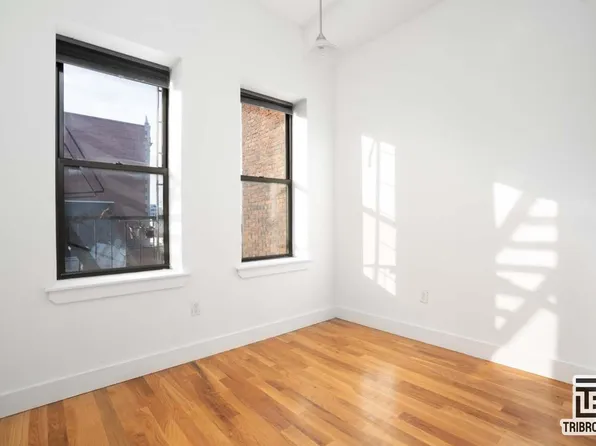 212 Crown St APT 3B, Brooklyn, NY 11225