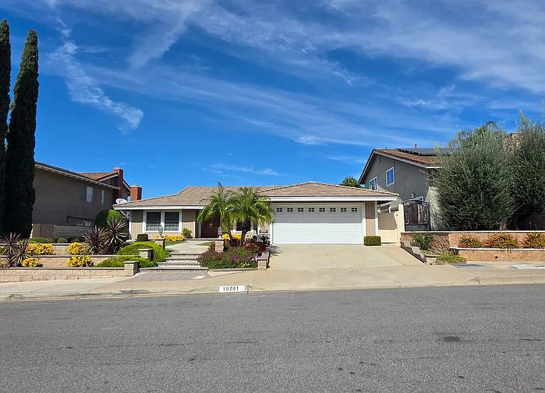 19781 Venecia Ln — Photo 5