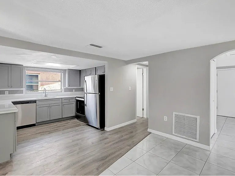 7210 Parrot Dr — Photo 5