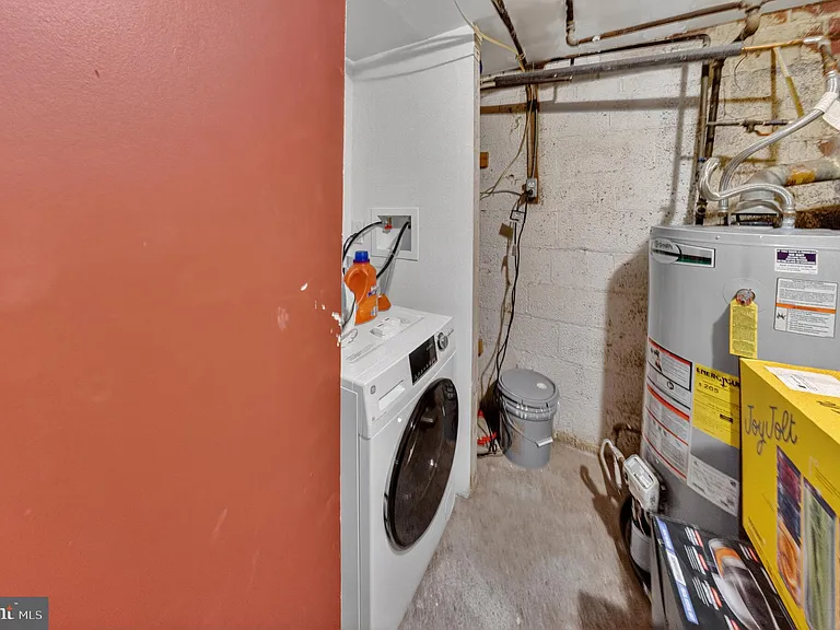 4409 Polk St NE — Photo 16