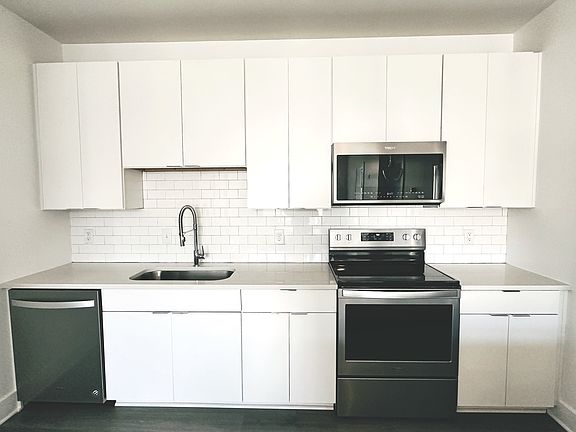 5th image of 1608 Marshall Hollow Dr #303