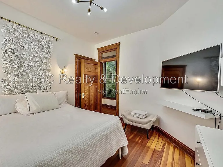 4936 S Saint Lawrence Ave — Photo 25