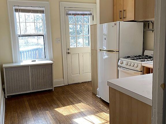 4th image of 2448 Euclid Heights Blvd #1