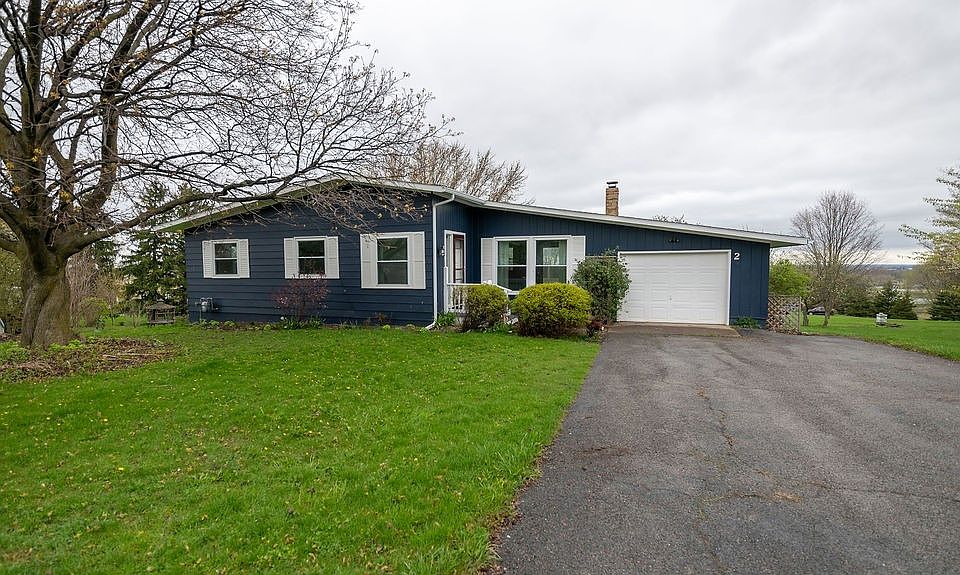 1st image of 2 Hillcrest Dr