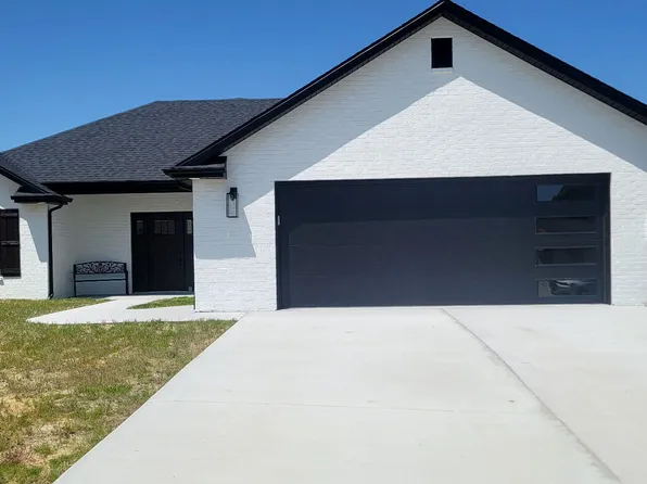 240 Rosewood Ct, Holts Summit, MO 65043