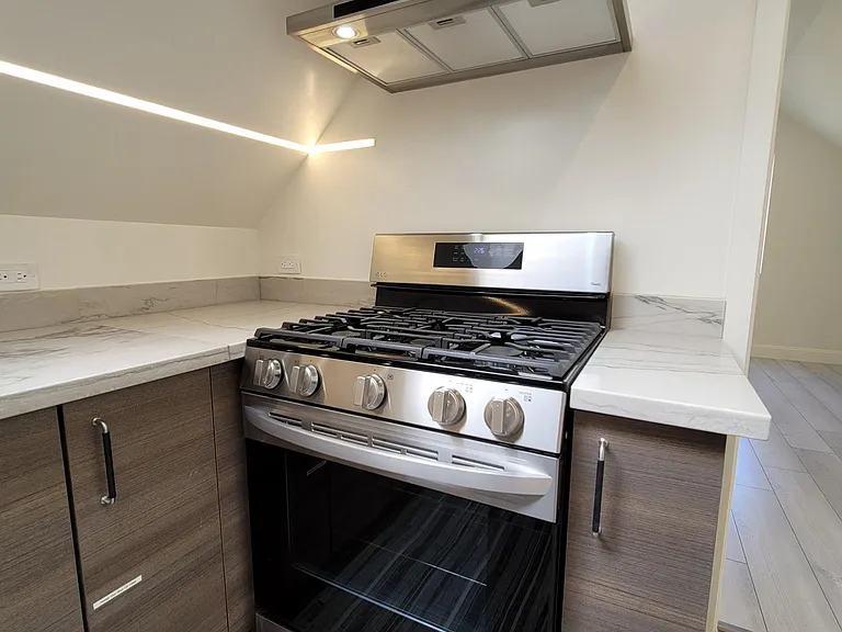 2014 Clement St #B — Photo 6