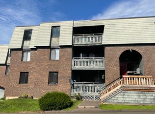 25 Trolley Crossing Ln, Middletown, CT 06457