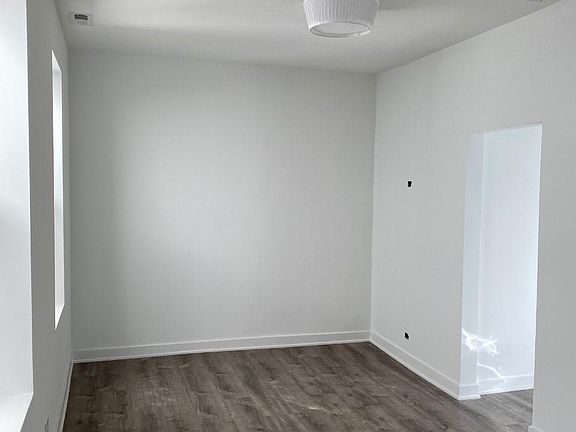 5th image of 1731 W Potomac Ave APT 2R
