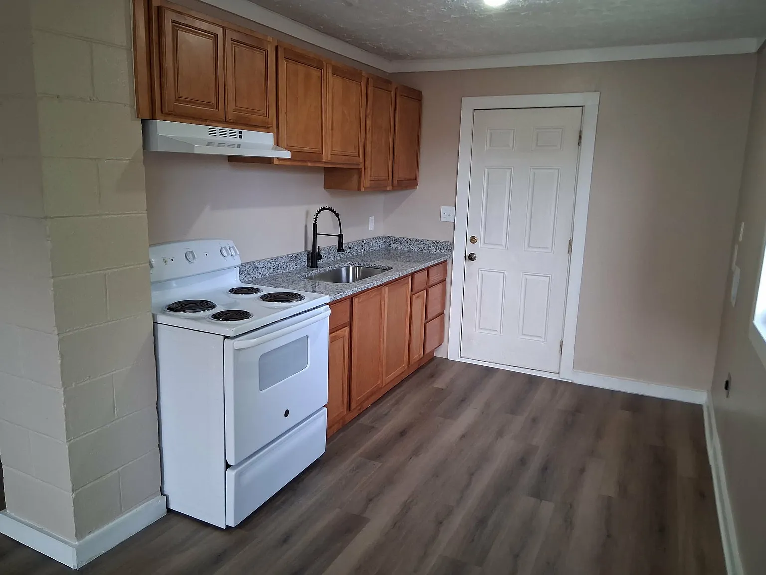 2 bed, 725 sqft, $1,100 — Photo 4