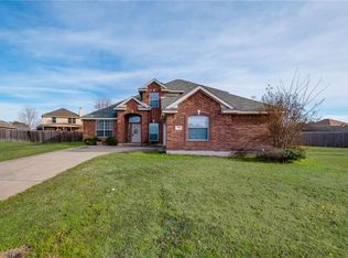 106 Falls Ct, Red Oak, TX 75154