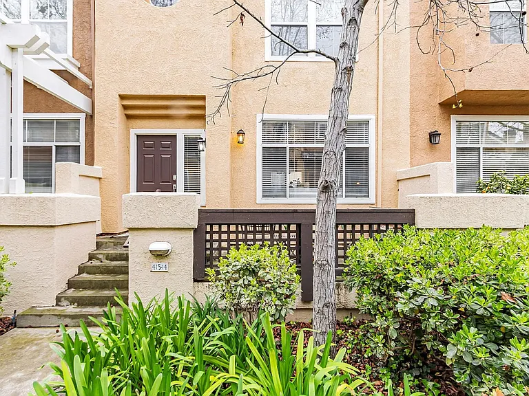 415 Camille Cir #14 — Photo 1