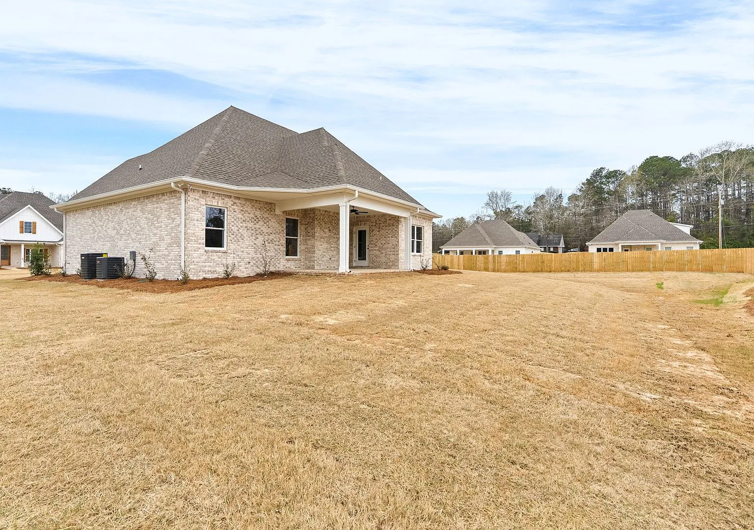 Available now. Brand new construction. 4Br, 3.5 Ba open concept home — Photo 2