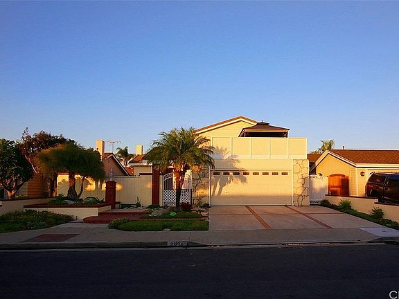 3rd image of 9842 Cedar Ct