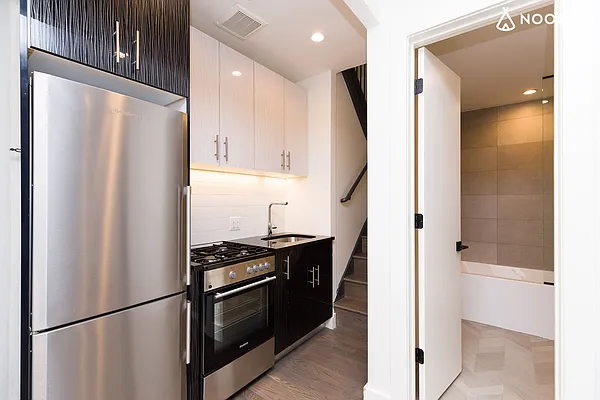 Rented by Nooklyn NYC LLC | media 43