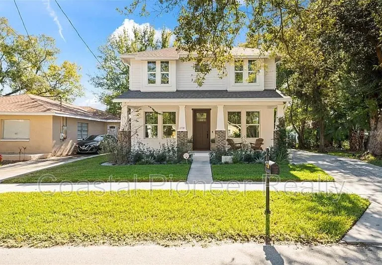 1738 W Spruce St — Photo 1