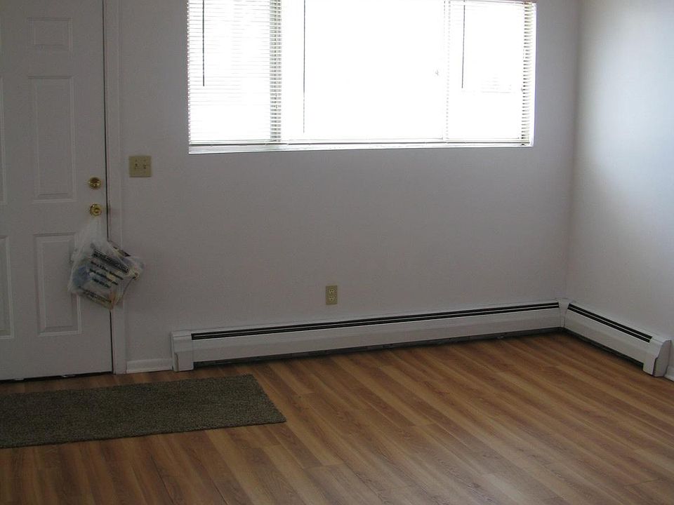 1st image of 325 S Logan St